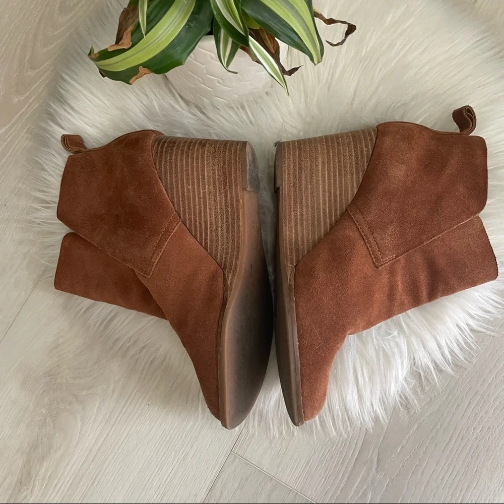 LUCKY BRAND Yameena Suede Wedge Booties